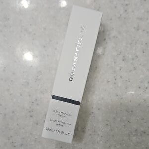 Rodan + Fields Active Hydration Serum in White and Silver